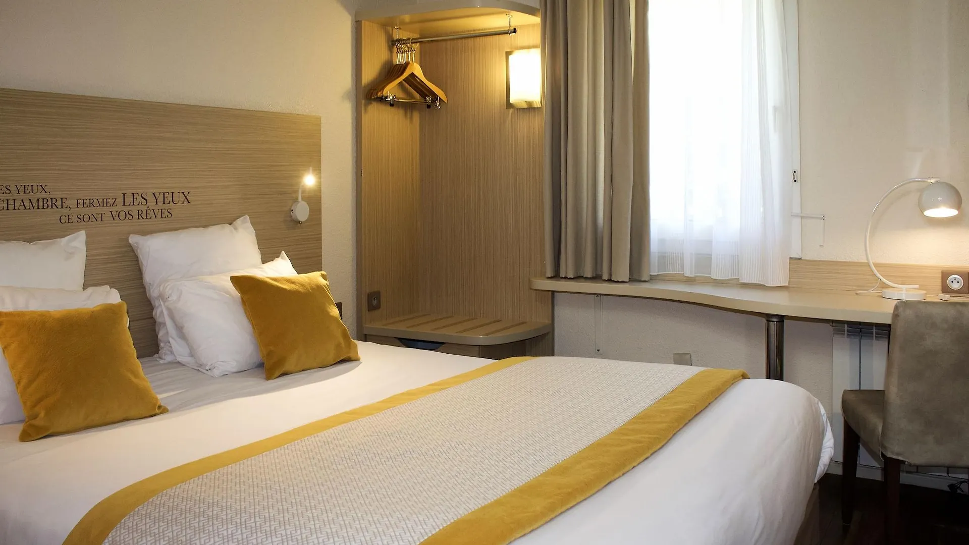 Hotel Kyriad Lyon Est - Bron Eurexpo Le Cottage