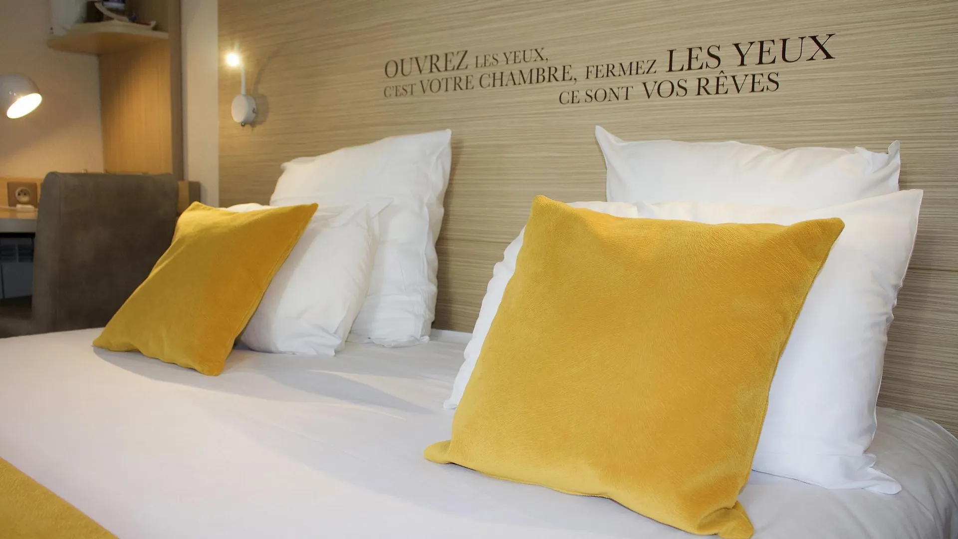 Kyriad Lyon Est - Bron Eurexpo Le Cottage