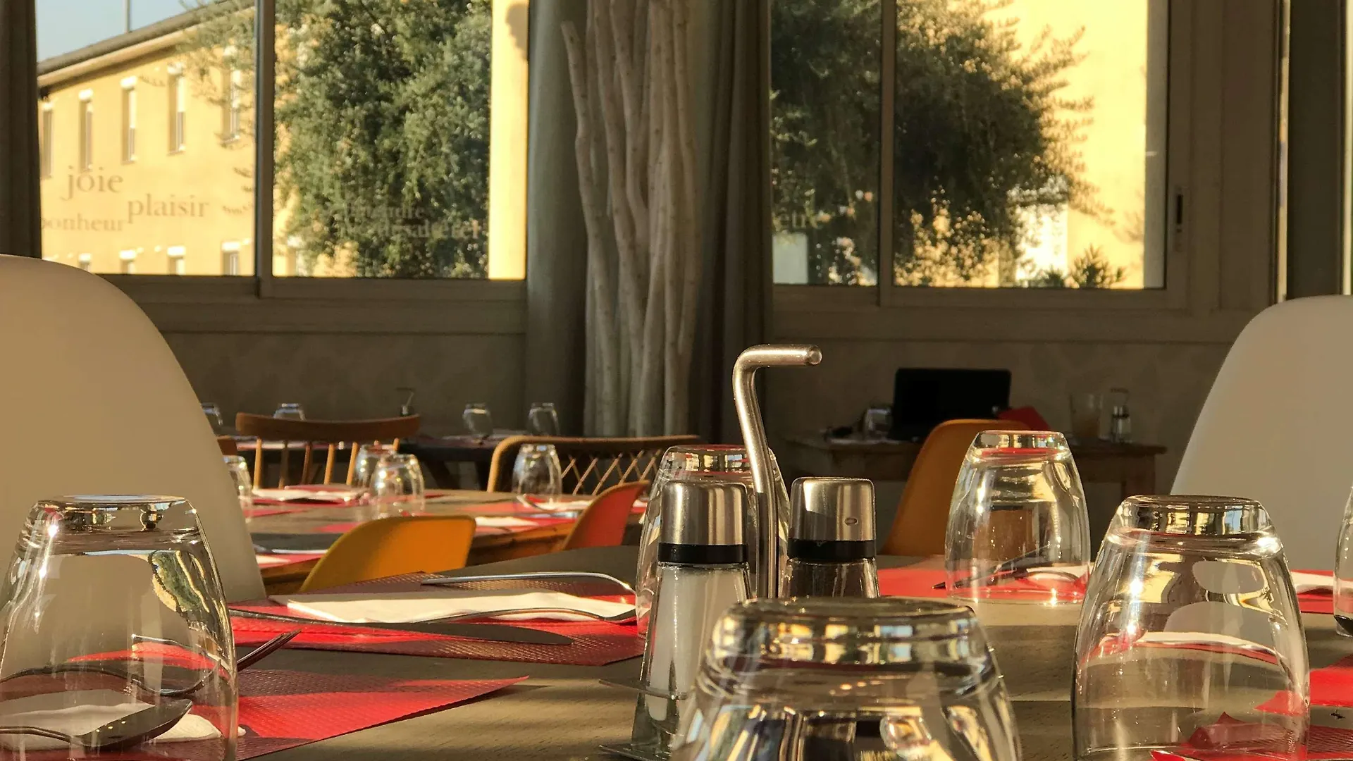 *** Hotel Kyriad Lyon Est - Bron Eurexpo Le Cottage France