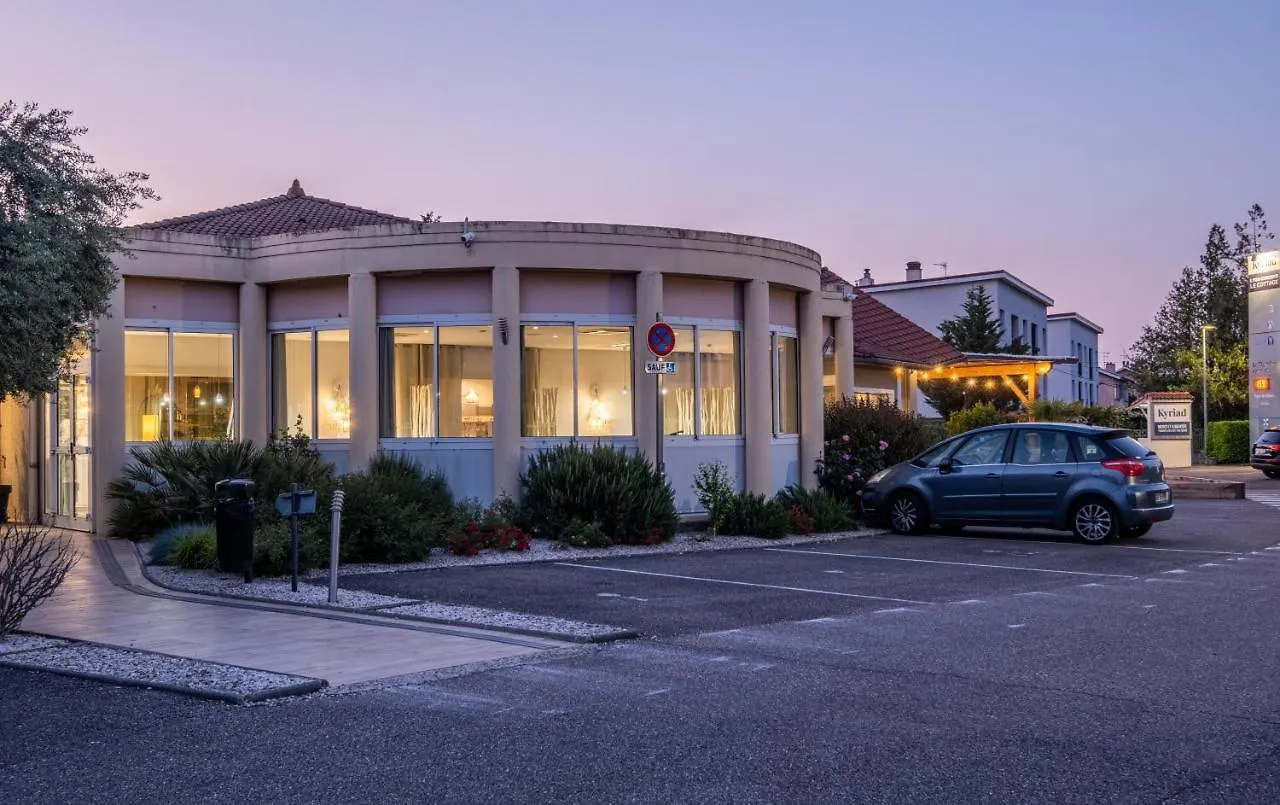 *** Hotel Kyriad Lyon Est - Bron Eurexpo Le Cottage Francia