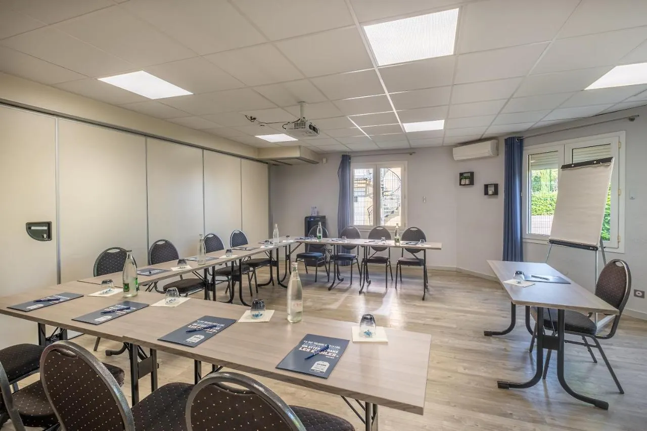 Kyriad Lyon Est - Bron Eurexpo Le Cottage Hotel