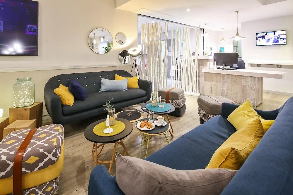 Kyriad Lyon Est - Bron Eurexpo Le Cottage Hotel
